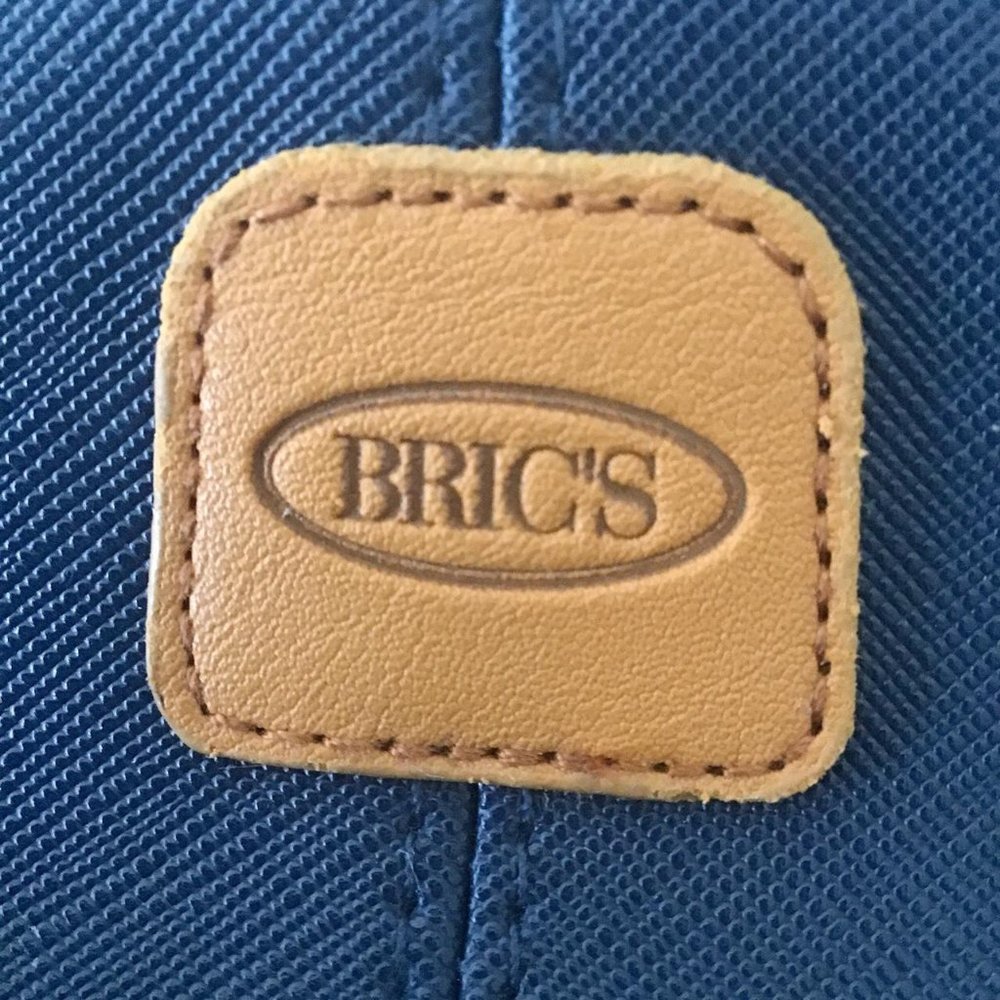 BRICS x Qatar Airlines Italian luxury luggage company/Washbag/makeup bag/unisex - Picture 3 of 6